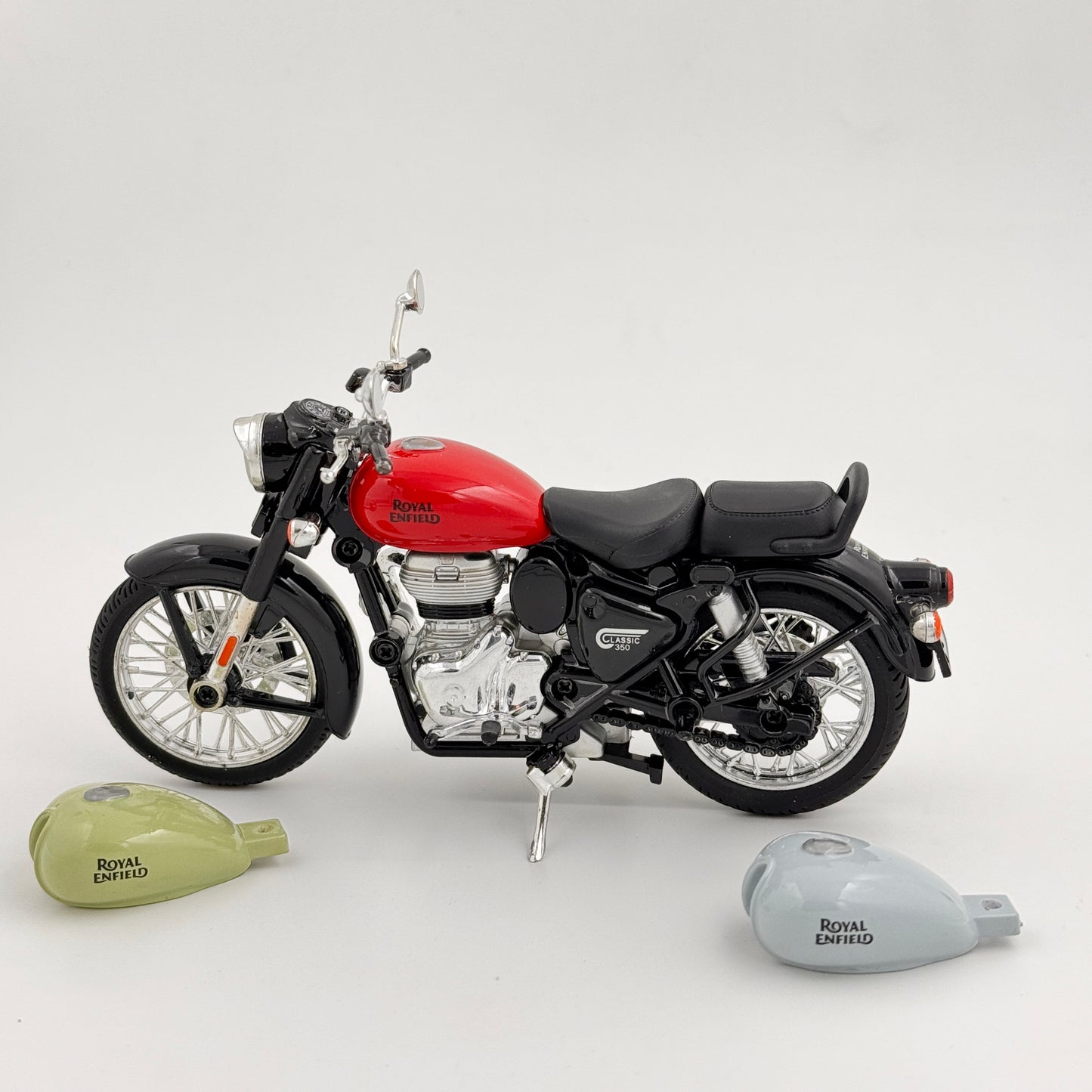 ROYAL ENFIELD CLASSIC 300 DIECAST MODEL