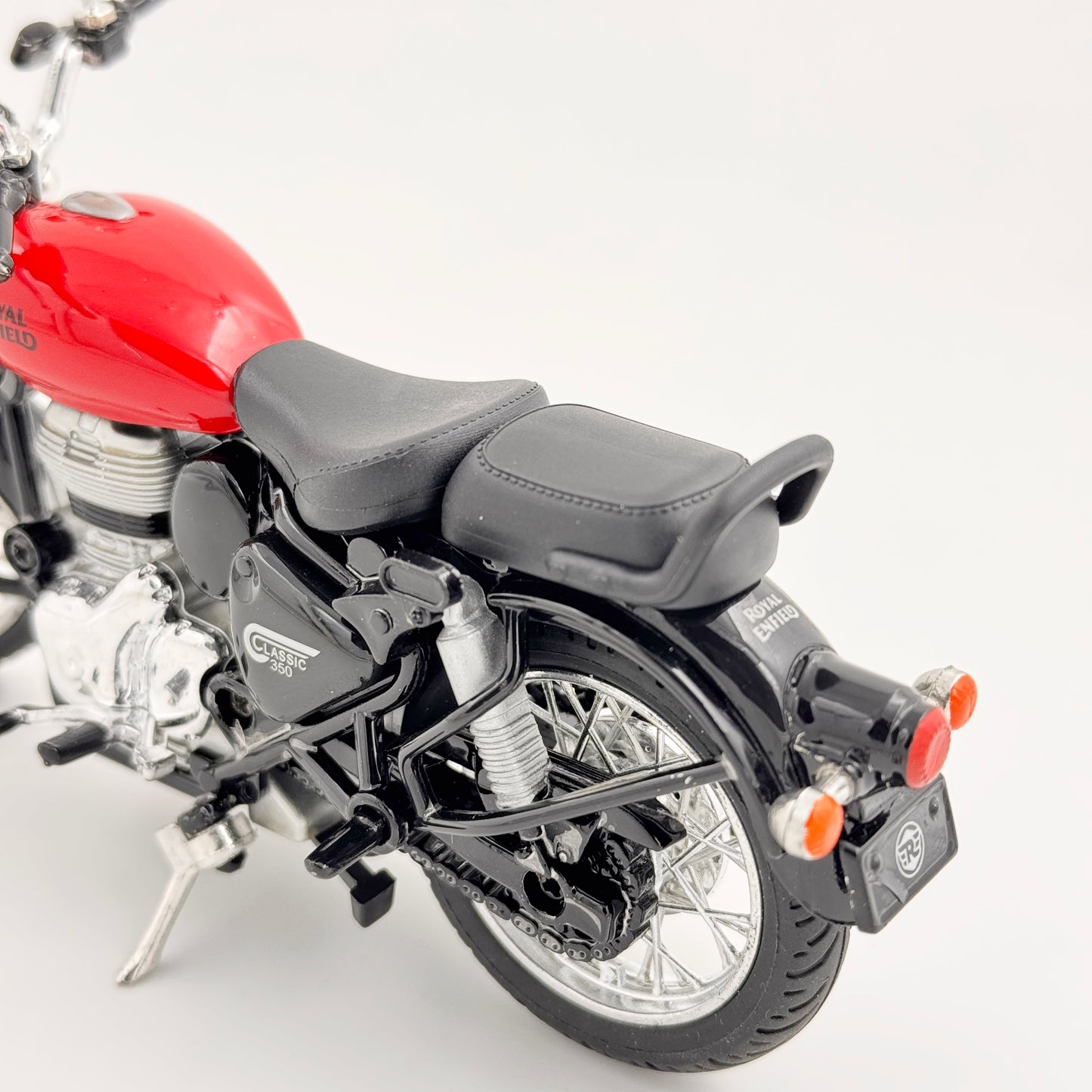 ROYAL ENFIELD CLASSIC 300 DIECAST MODEL