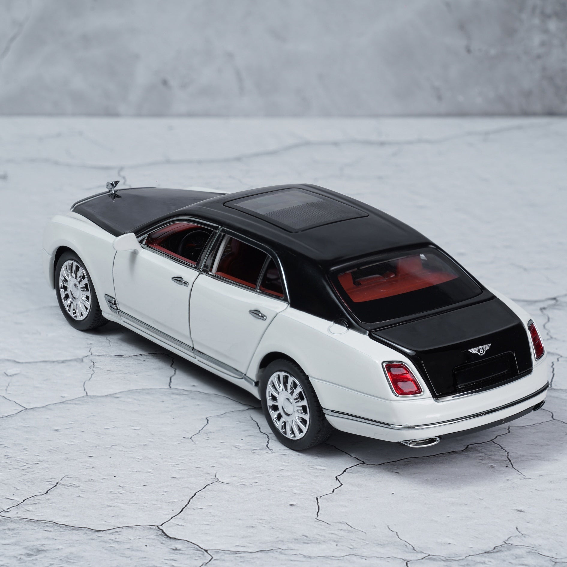 BENTLEY MULSANNE 1:18 DIECAST SCALE MODEL CAR