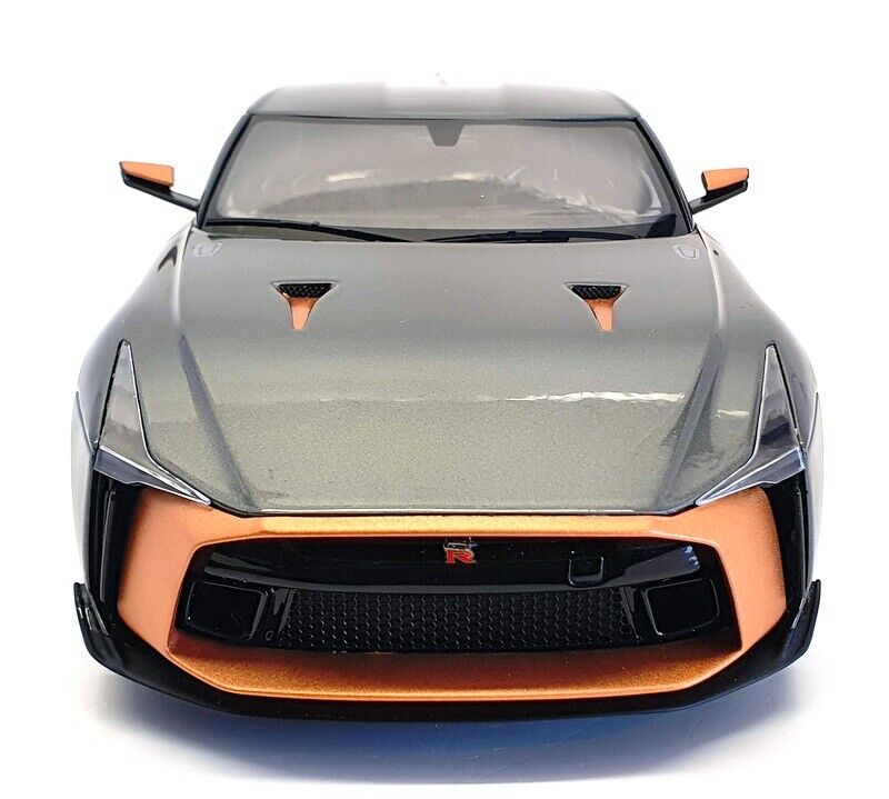NISSAN SKYLINE GT-R 1:18 DIECAST SCALE MODEL CAR