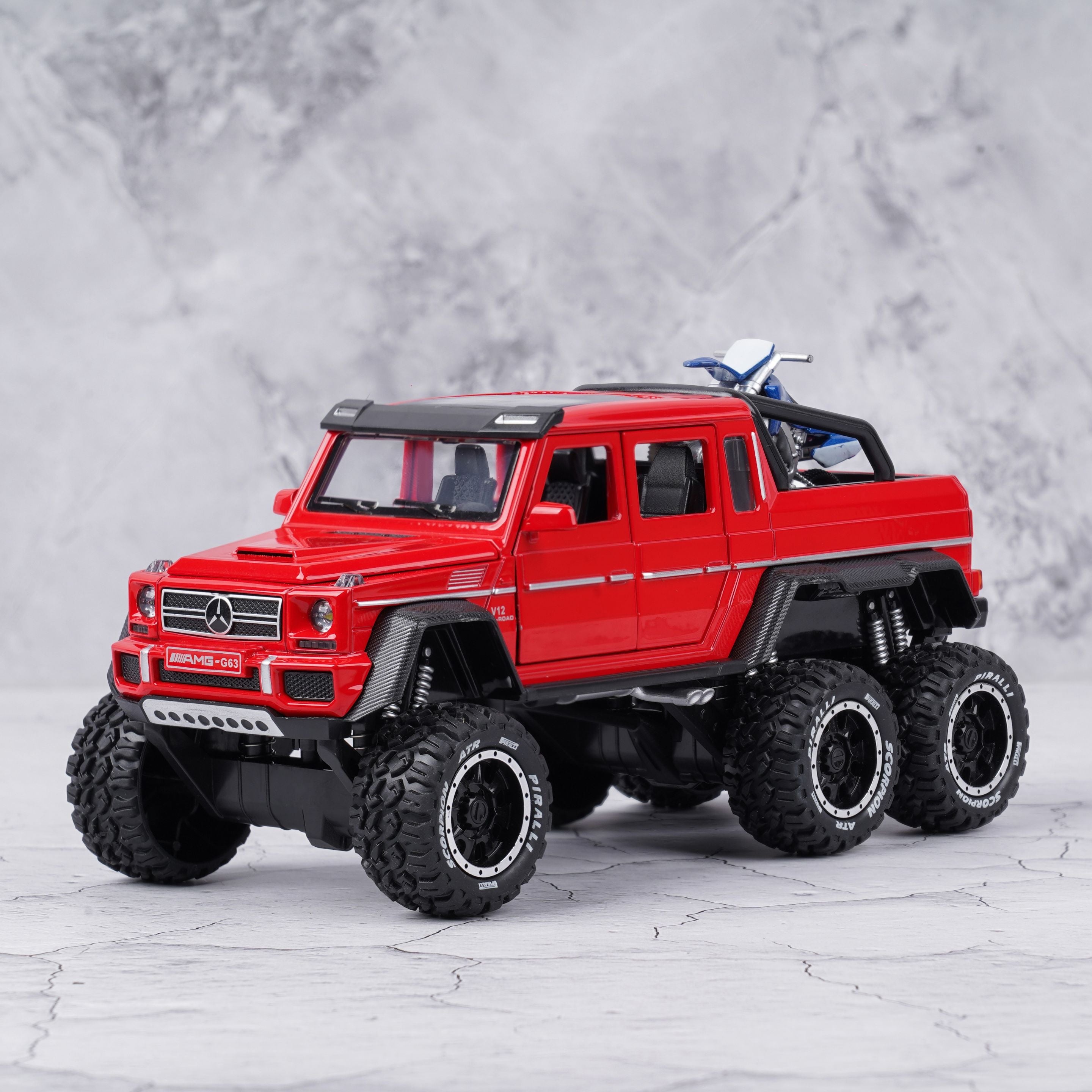 Mercedes-Benz G 63 AMG 6x6 - ADVENTURE 1:18 DIECAST SCALE MODEL CAR