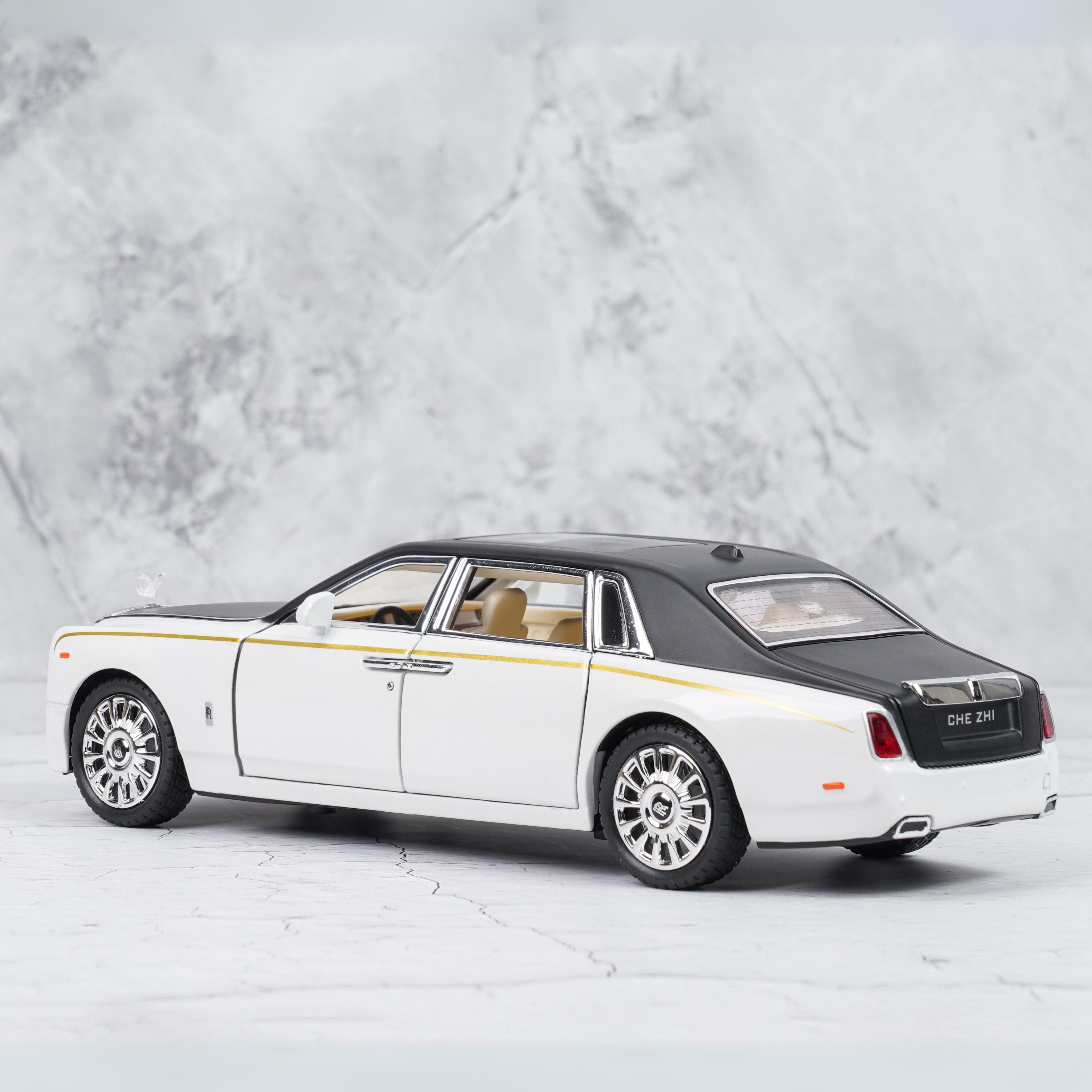 ROLLS ROYCE PHANTOM DIECAST 1 :24 SCALE MODEL CAR