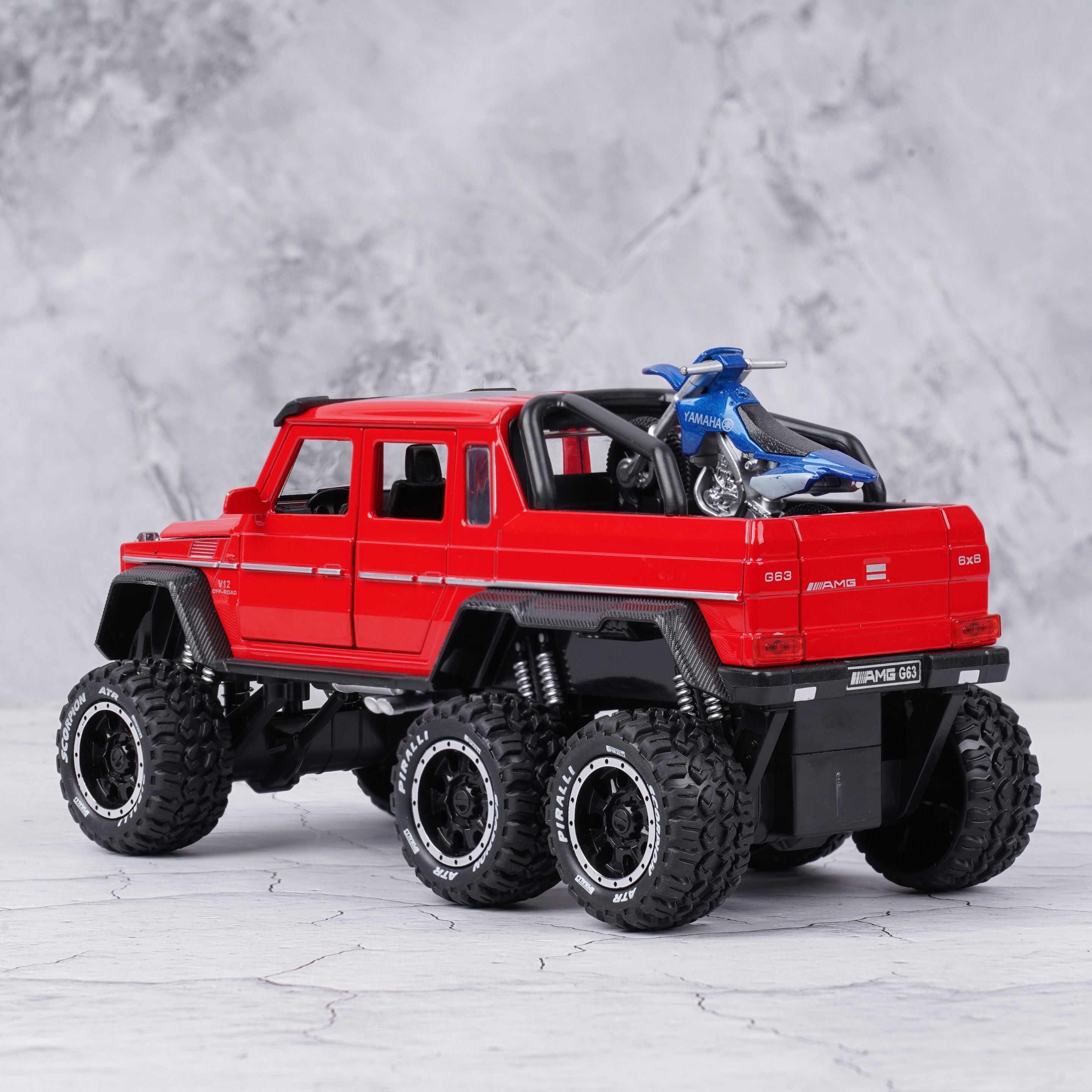 Mercedes-Benz G 63 AMG 6x6 - ADVENTURE 1:18 DIECAST SCALE MODEL CAR