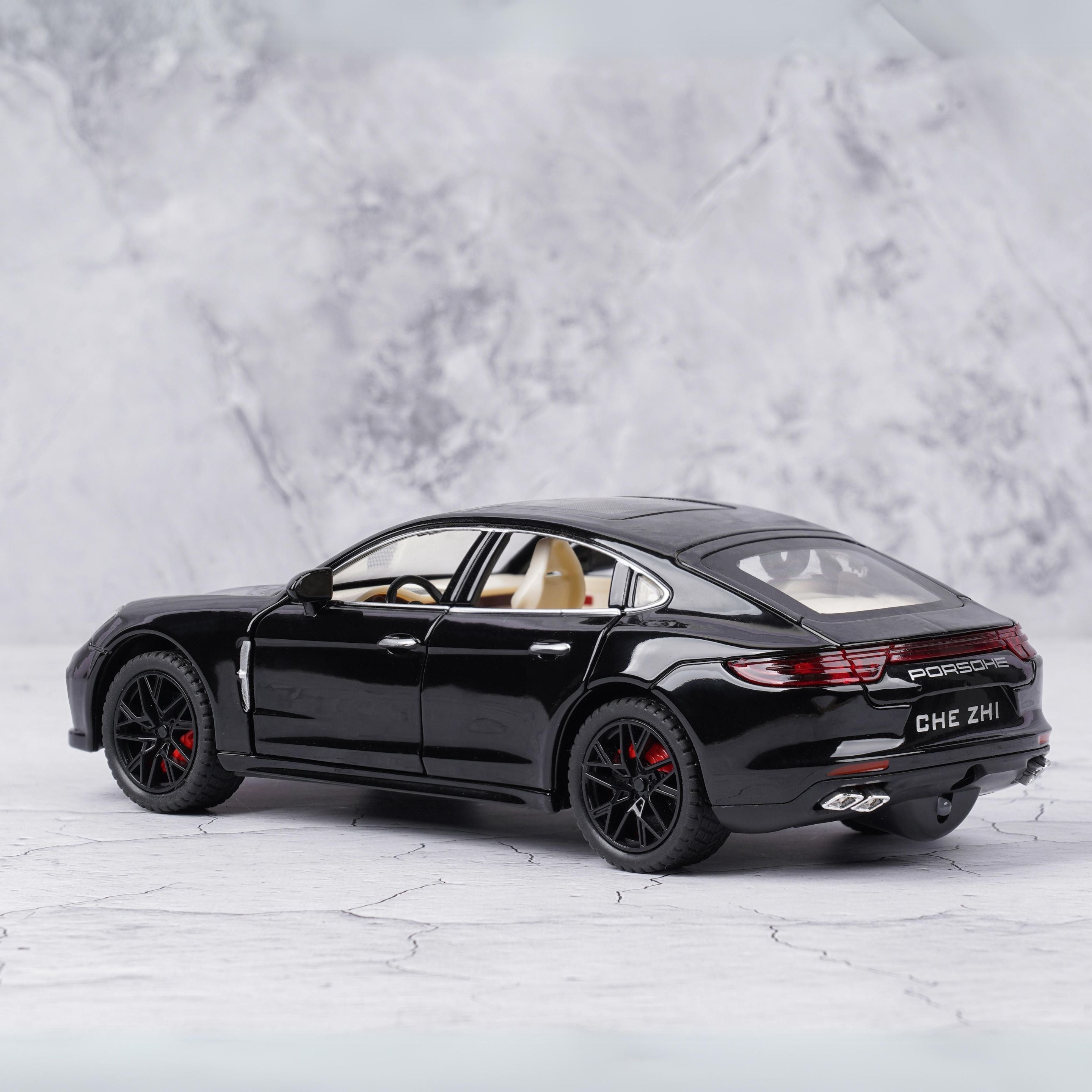 PORSCHE PANAMERA 1:18 DIECAST SCALE MODEL CAR