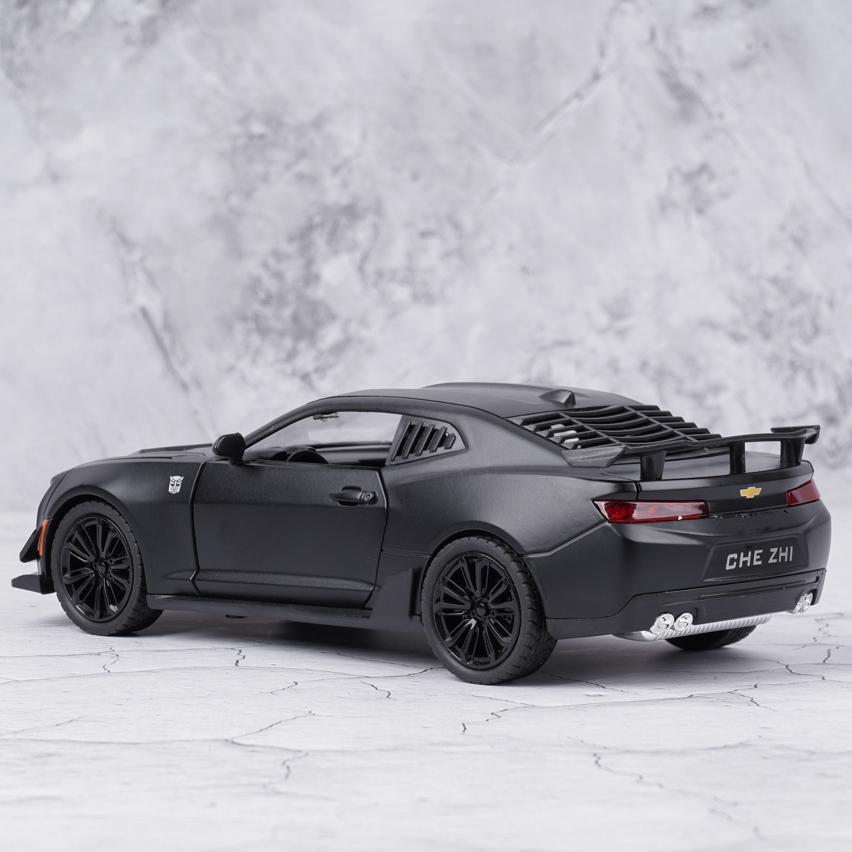 CHEVROLET CAMARO 1:18 DIECAST SCALE MODEL CAR