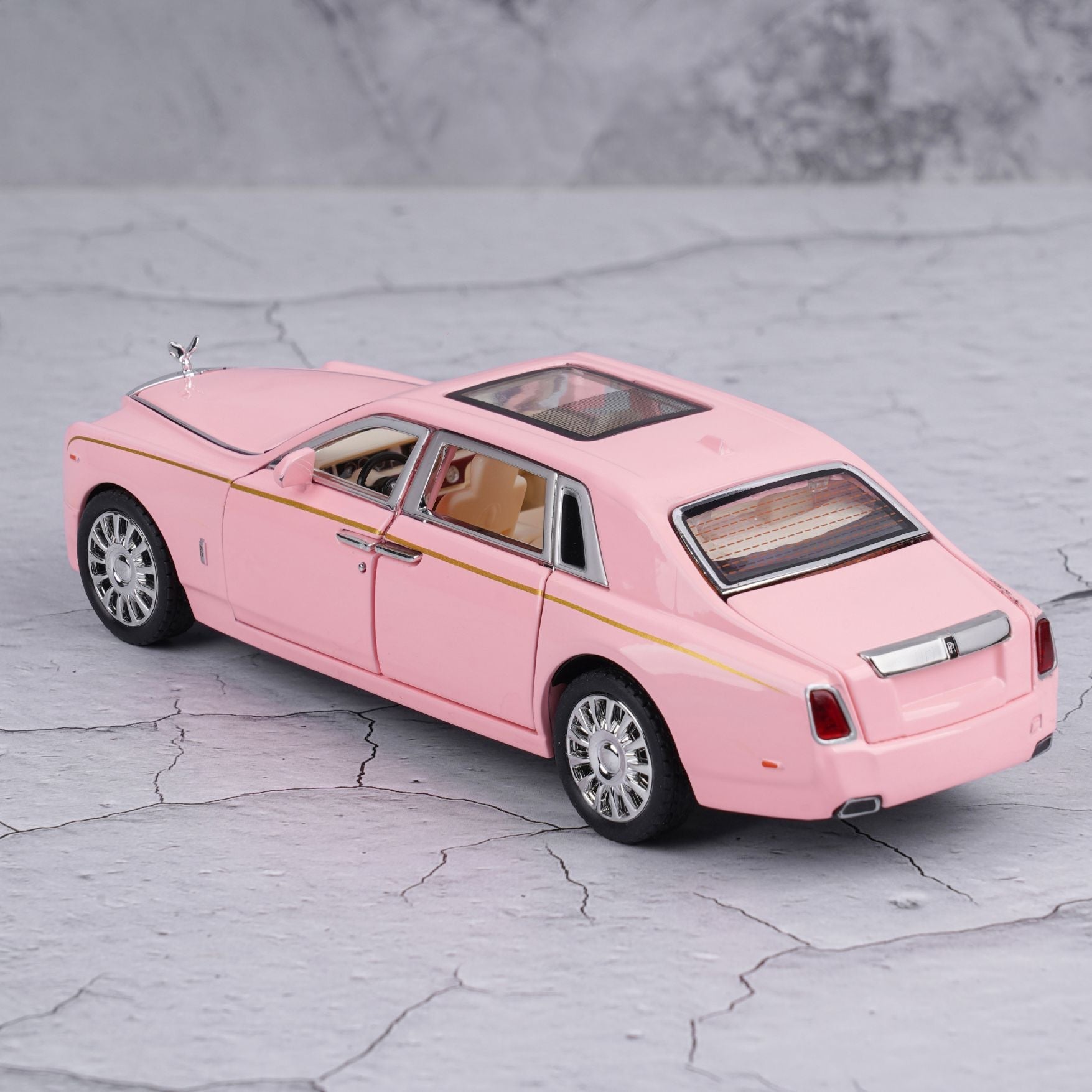 Rolls Royce Phantom Diecast 1 :24 Scale Model Car