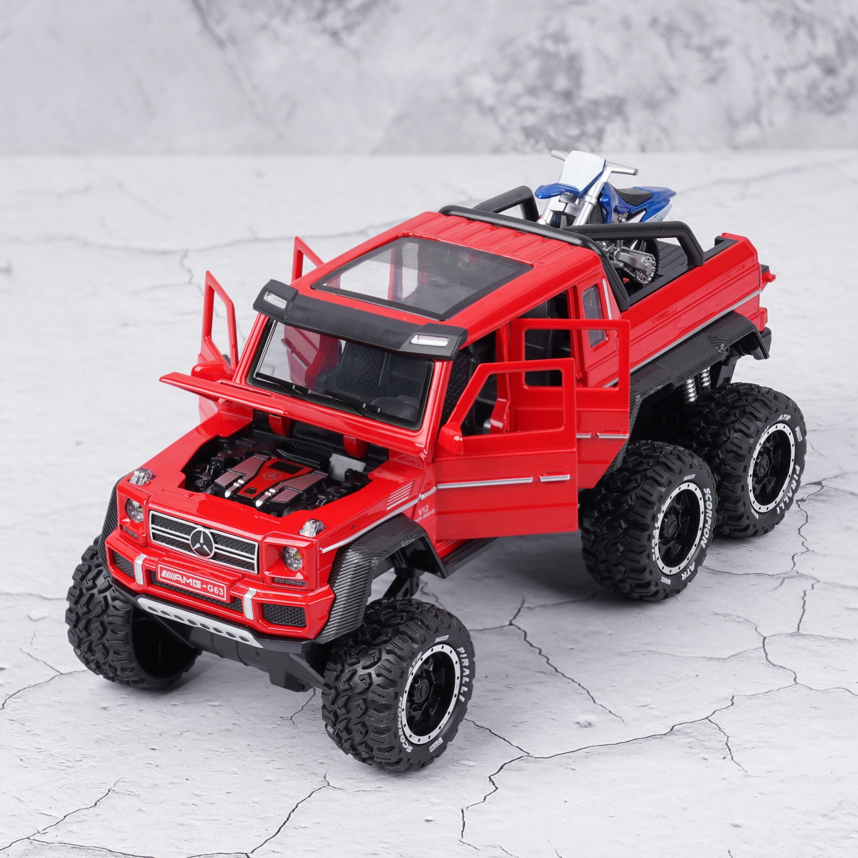 Mercedes-Benz G 63 AMG 6x6 - ADVENTURE 1:18 DIECAST SCALE MODEL CAR
