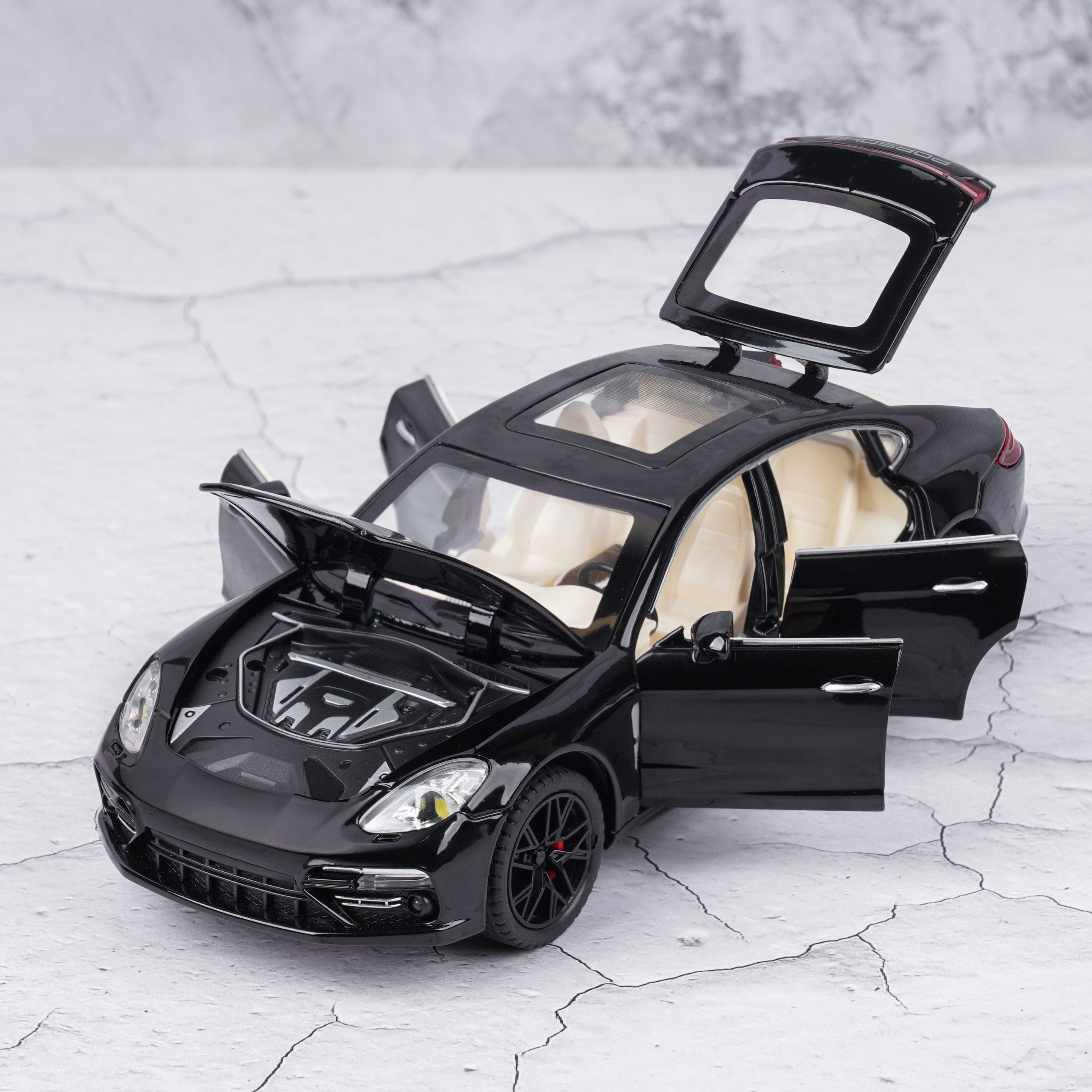 Porsche Panamera 1:18 Diecast Scale Model Car