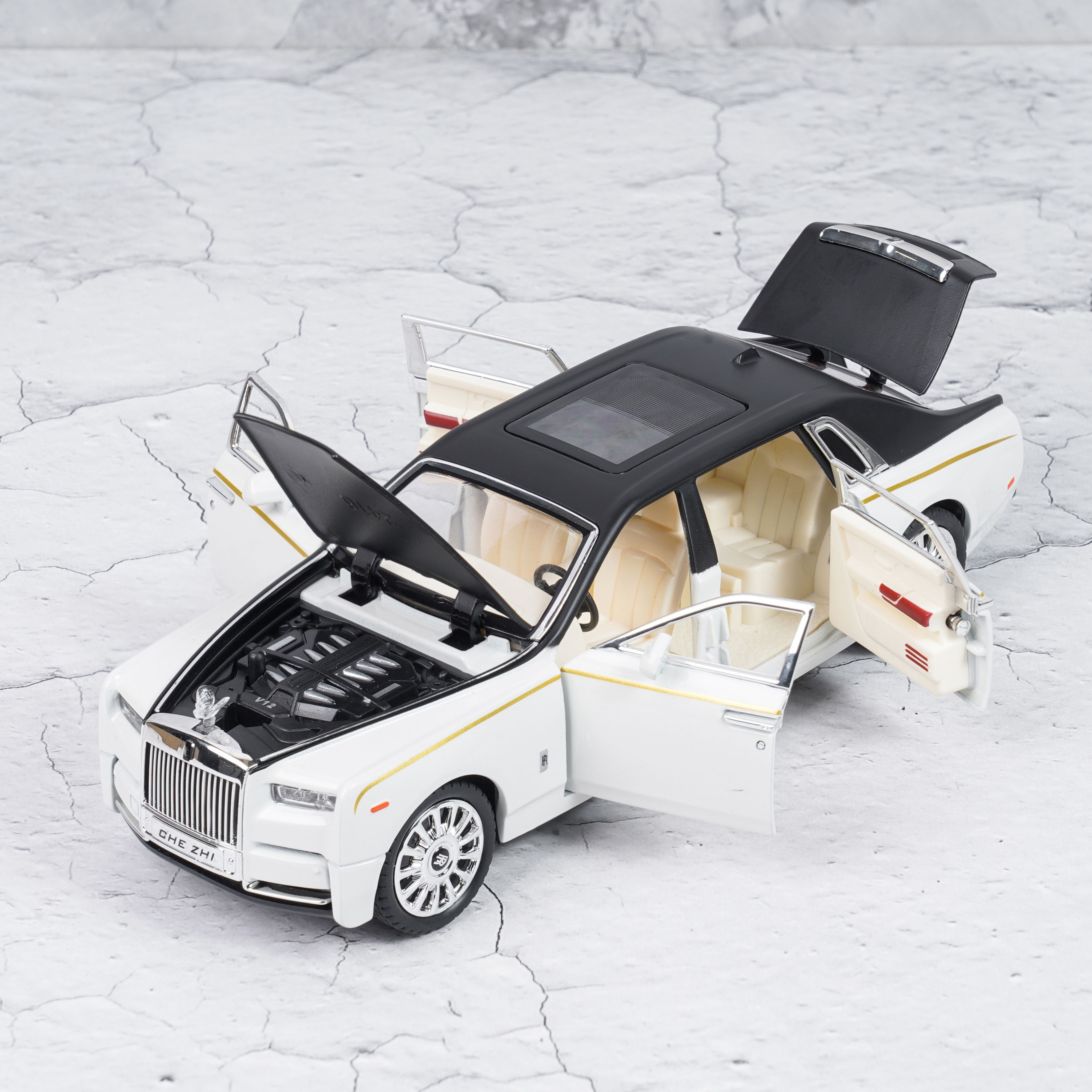 Rolls Royce Phantom Diecast 1 :24 Scale Model Car