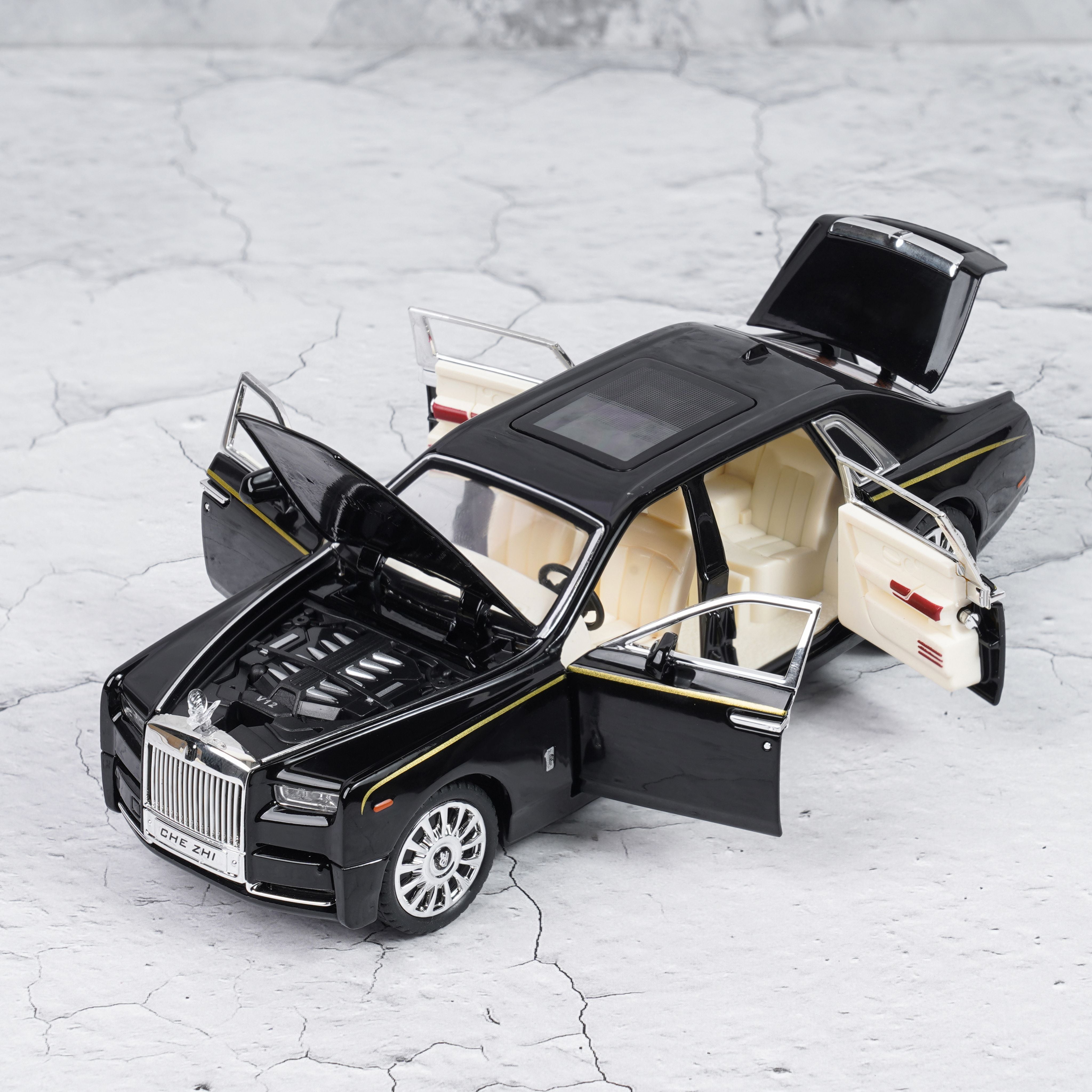Rolls Royce Phantom Diecast 1 :24 Scale Model Car
