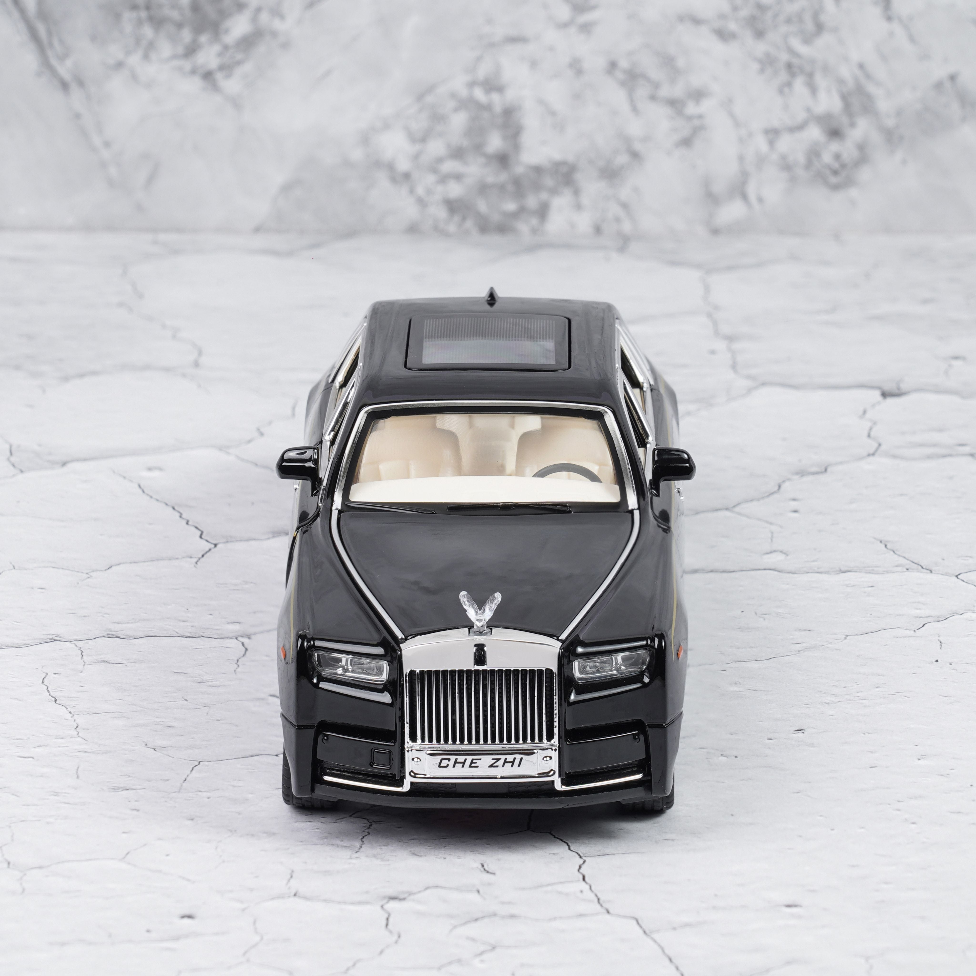 Rolls Royce Phantom Diecast 1 :24 Scale Model Car