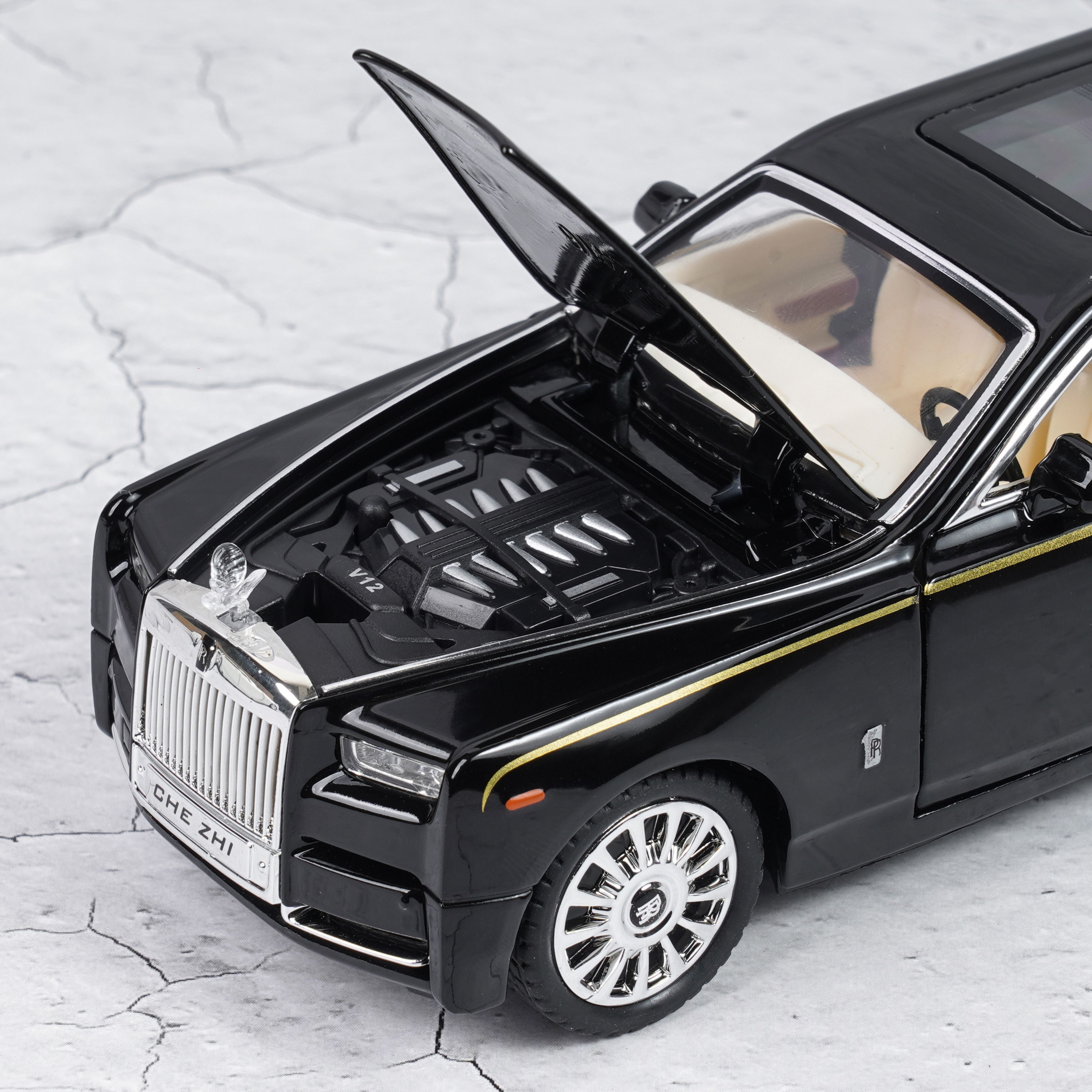 Rolls Royce Phantom Diecast 1 :24 Scale Model Car