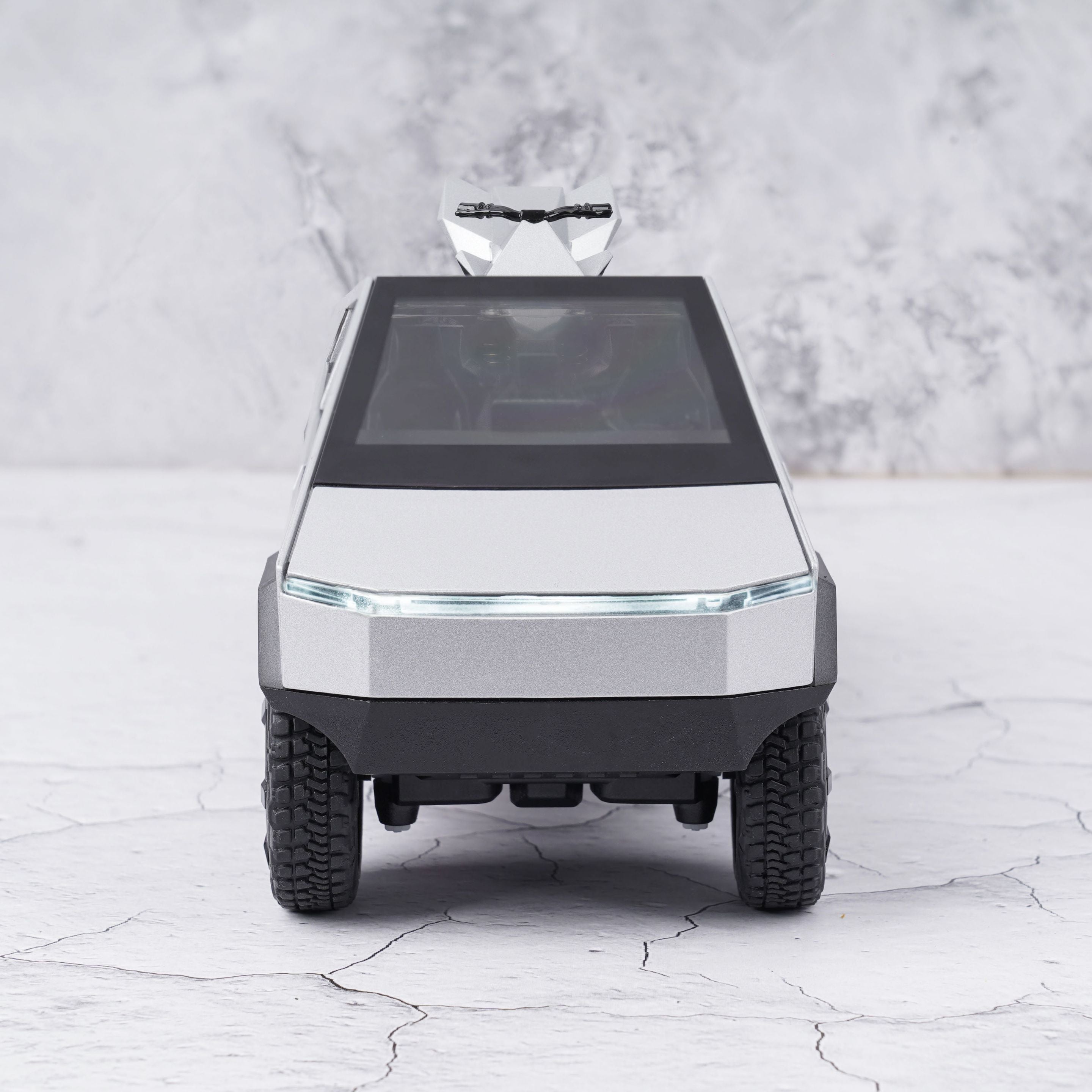 Tesla Cybertruck Dc All-Wheel Drive1:18 Diecast Scale Model Car