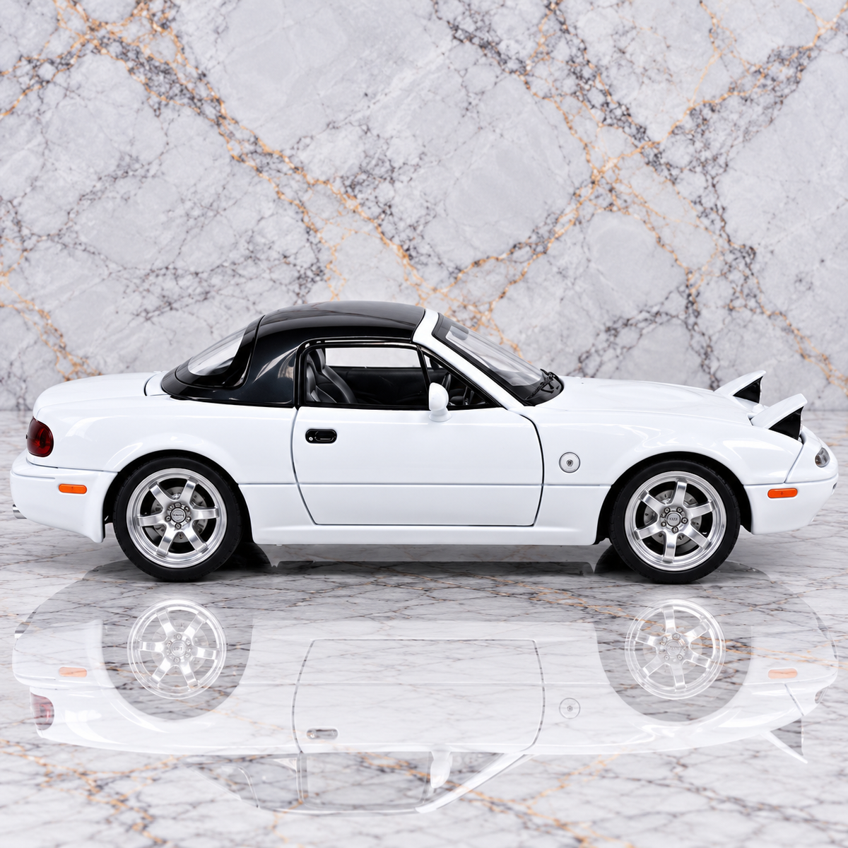 Mazda MX-5 Miata Diecast Scale Model Car